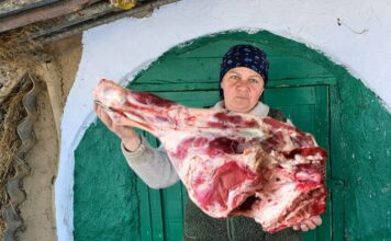 Making beef stew in glass jars!